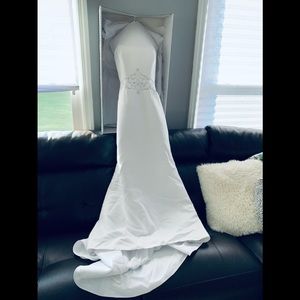 White satin beautiful wedding dress size 10